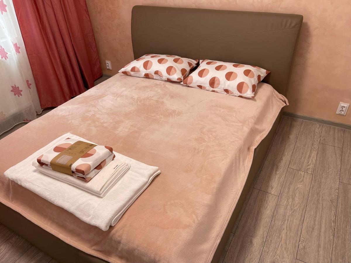 Eric Apartment Buzău Eksteriør billede